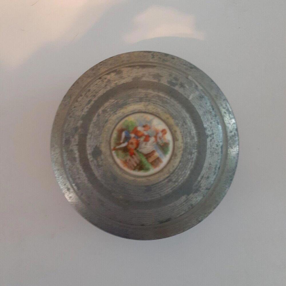 RARE FIND Music Powder Box With Colonial Couple In Porcelain Wind Up 1940s
